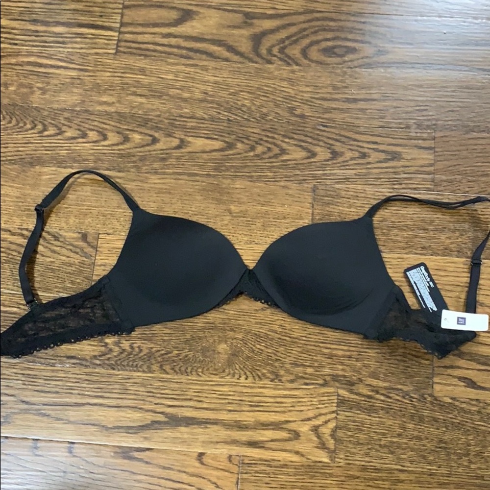 NWT - Black wireless uplift 32C